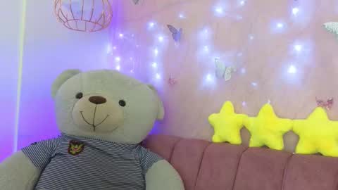   online show from December 5, 1:20 pm