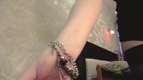 April Bronte online show from February 15, 7:51 am