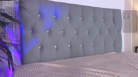 Cris online show from November 23, 1:53 pm