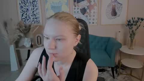 Snapshot of aprilserenity chatting on September 25, 2:51 am April. All year round.  online show from September 25, 2:51 am