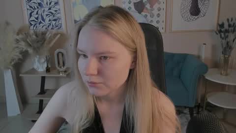 Snapshot of aprilserenity chatting on October 3, 3:48 am April. All year round.  online show from October 3, 3:48 am