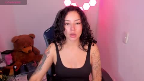 aqua emilly online show from April 16, 2:00 am