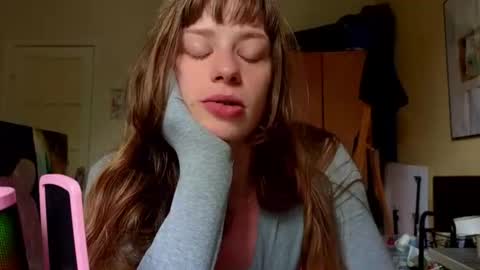 aqua_sultry online show from June 29, 10:15 am