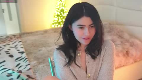 Sophy online show from December 18, 5:08 pm