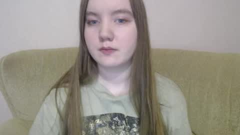 Josefin online show from December 19, 8:32 am