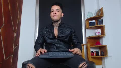 Snapshot of aquiles_elpapi chatting on January 23, 10:54 am AquilesElpapi online show from January 23, 10:54 am