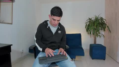 Snapshot of ares_johnsonn chatting on October 14, 3:26 pm Ares online show from October 14, 3:26 pm