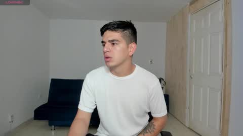 Snapshot of ares_johnsonn chatting on September 15, 12:17 pm Ares online show from September 15, 12:17 pm