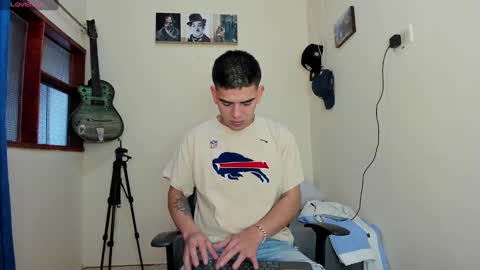 Snapshot of ares_johnsonn chatting on January 28, 2:31 pm Ares online show from January 28, 2:31 pm