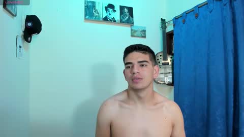 Snapshot of ares_johnsonn chatting on March 5, 6:56 pm Ares online show from March 5, 6:56 pm
