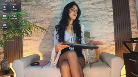 Snapshot of aretha_hose chatting on October 10, 1:00 am Aleja online show from October 10, 1:00 am