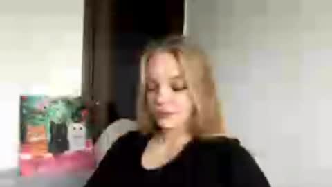 Amelia online show from December 22, 7:04 am