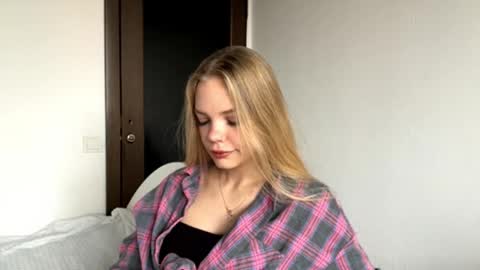 Amelia online show from November 17, 5:32 am