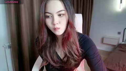 Defne online show from June 28, 7:54 pm