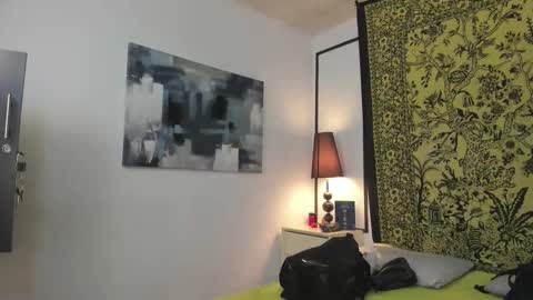 aria y orien  online show from November 22, 11:08 am