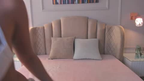 Snapshot of aria_greco chatting on February 20, 2:51 am Aria online show from February 20, 2:51 am