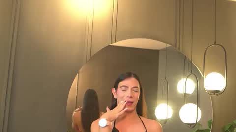 Ariaa online show from April 8, 7:06 pm