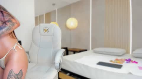 ariadna online show from January 15, 7:55 pm