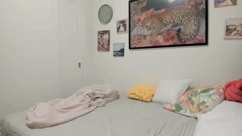 Snapshot of ariah_is_blonde chatting on October 2, 7:45 pm Ariah online show from October 2, 7:45 pm