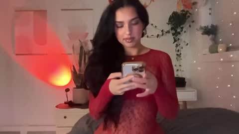 Aria  online show from October 19, 12:37 am