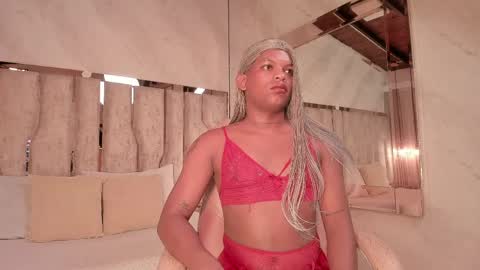 ariana_grande233 online show from April 11, 11:36 am