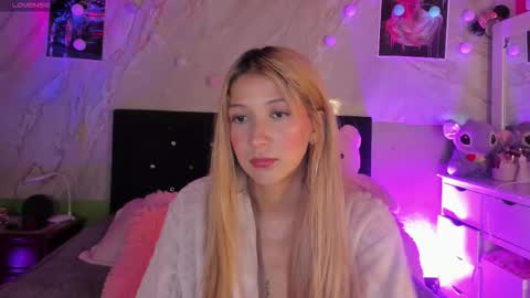 Snapshot of ariana_rosse__ chatting on October 2, 10:47 am Ariana  online show from October 2, 10:47 am
