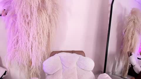 Snapshot of ariana_rosse__ chatting on January 13, 12:45 pm Ariana  online show from January 13, 12:45 pm