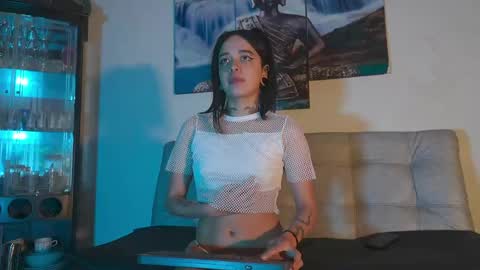 ariana_whitee online show from May 30, 8:24 am