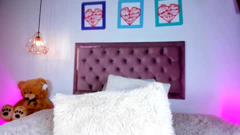 Snapshot of ariana_zc_ chatting on March 5, 12:27 am Susan online show from March 5, 12:27 am