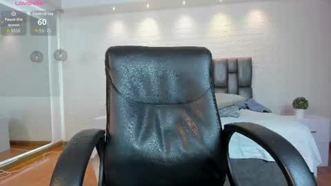 arianarouse  online show from June 17, 7:52 pm