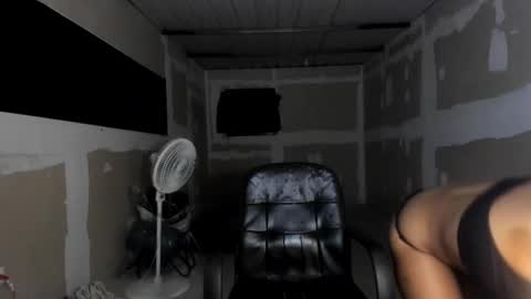 arianna_walter online show from October 21, 5:23 am