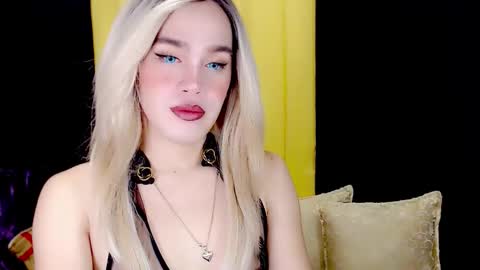 ARIANNE CUMS  online show from September 12, 9:50 pm