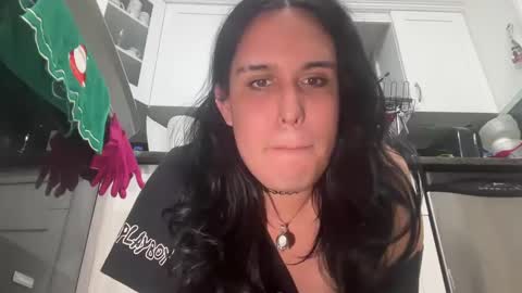 Snapshot of ariawestlove chatting on January 6, 5:41 am Aria online show from January 6, 5:41 am