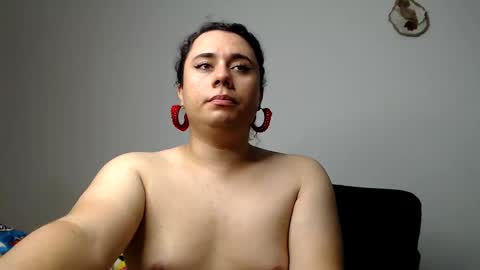 Ariel Starfish online show from December 4, 3:42 am