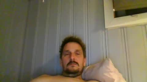 ariparikrigsmann online show from November 4, 9:27 pm