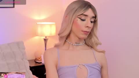 Snapshot of arivega chatting on September 15, 10:28 am   Nice to meet you  thumb up me please its important I  LOOK MY BIO DOWN online show from September 15, 10:28 am