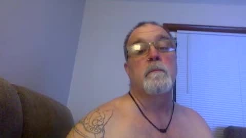 armyguy5311 online show from April 9, 6:19 am