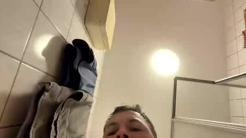 armyskater32 online show from March 25, 6:20 am