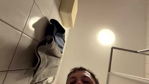 armyskater32 online show from March 31, 9:15 pm