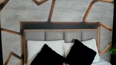 Arohom Lester online show from February 9, 11:25 am