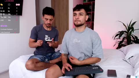 Aron Santoro online show from May 30, 3:54 pm