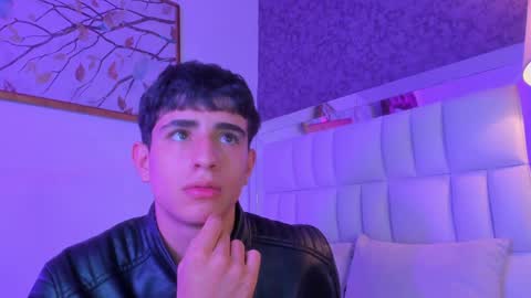 Aron Falcon online show from January 12, 7:53 am