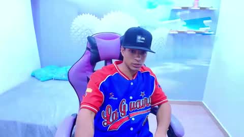 ARON LOPEZ online show from January 15, 9:56 pm