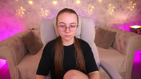 arrinawair online show from March 19, 8:09 am