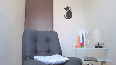 Snapshot of arteemiis chatting on October 22, 12:07 pm online show from October 22, 12:07 pm