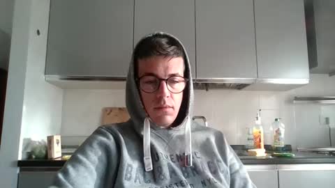 arturpaulval online show from December 1, 7:39 am