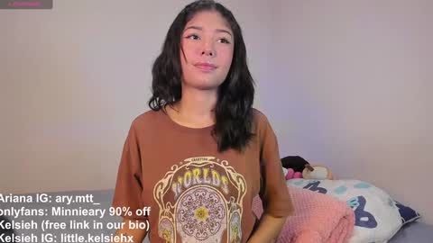 Ariana and Kelsieh online show from December 18, 10:02 pm