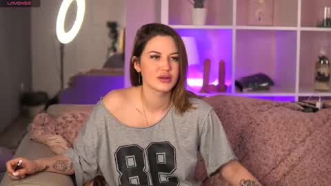 Lunaa  online show from March 12, 1:14 am