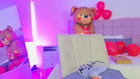 arycooper_ online show from February 16, 12:03 pm