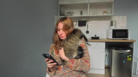 Ashley but u can call me Ash  im living with neighbor we just friends pls dont ask we not couple online show from April 19, 3:46 pm